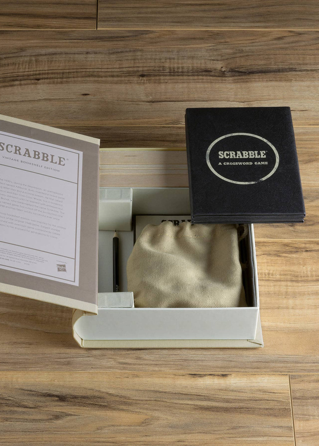 Scrabble Vintage Bookshelf Edition